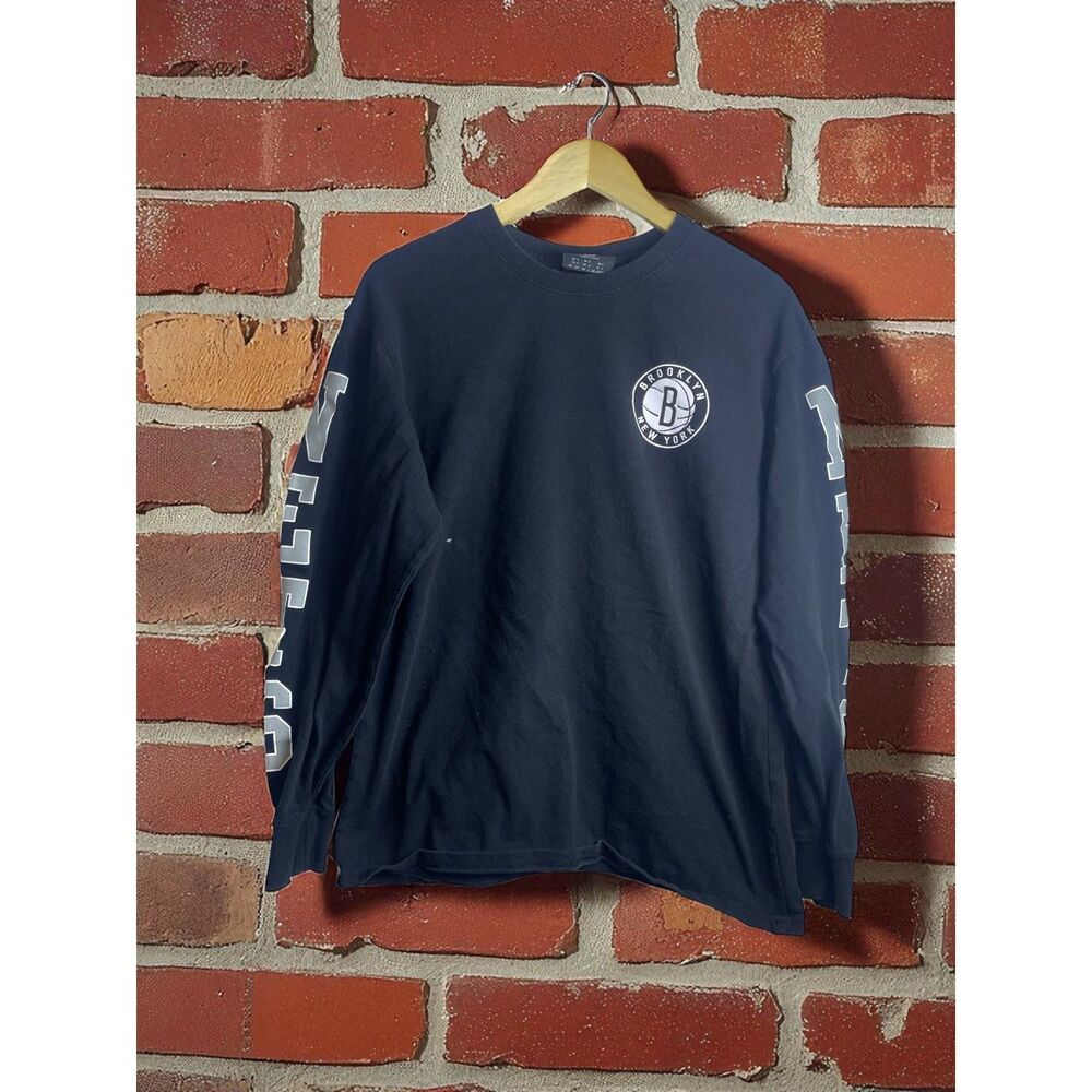 Brooklyn Nets NBA Long Sleeve Graphic Shirt – Size S